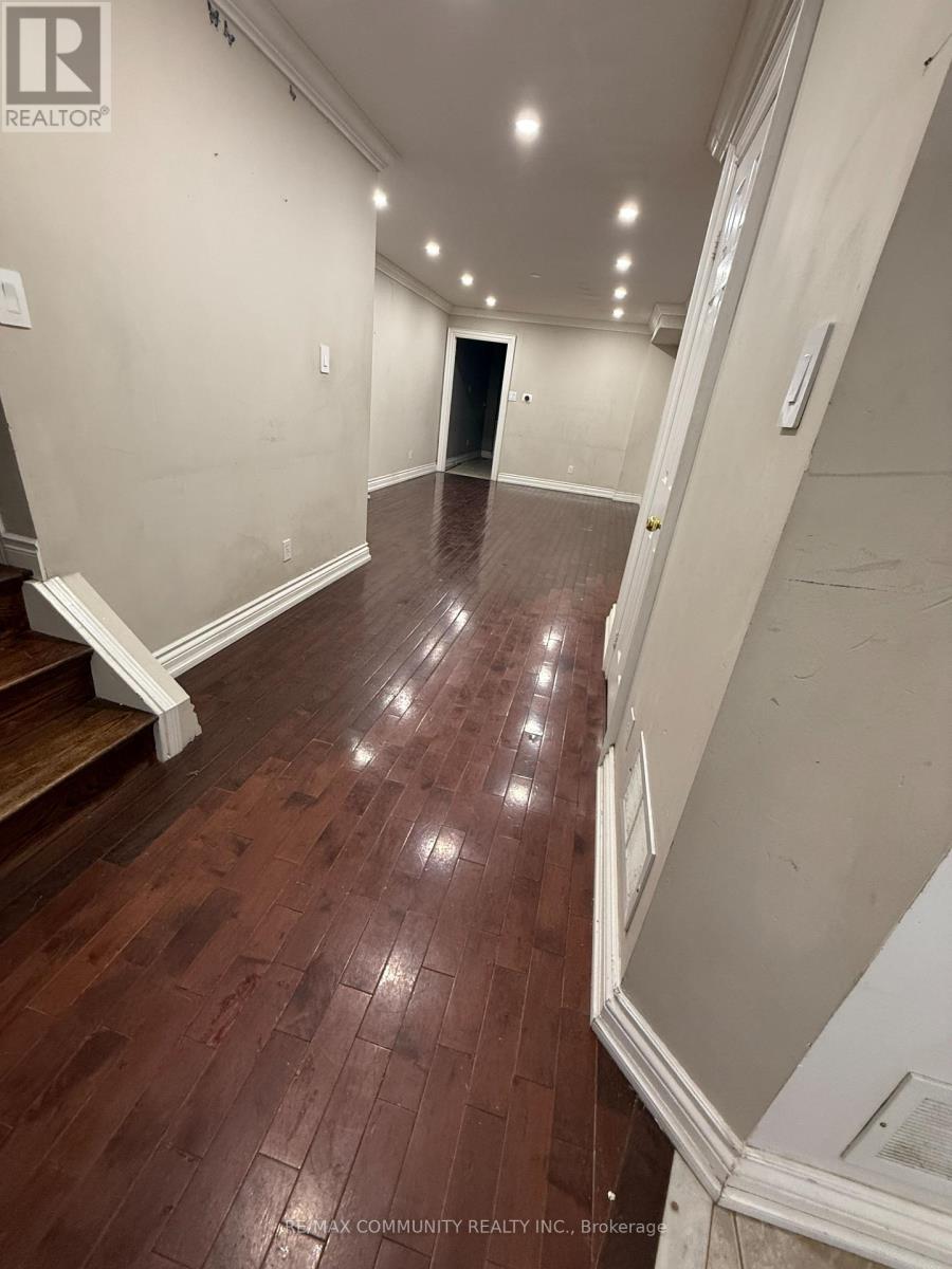 12 Caruso Drive, Brampton, Ontario  L6Y 5B1 - Photo 4 - W12707156