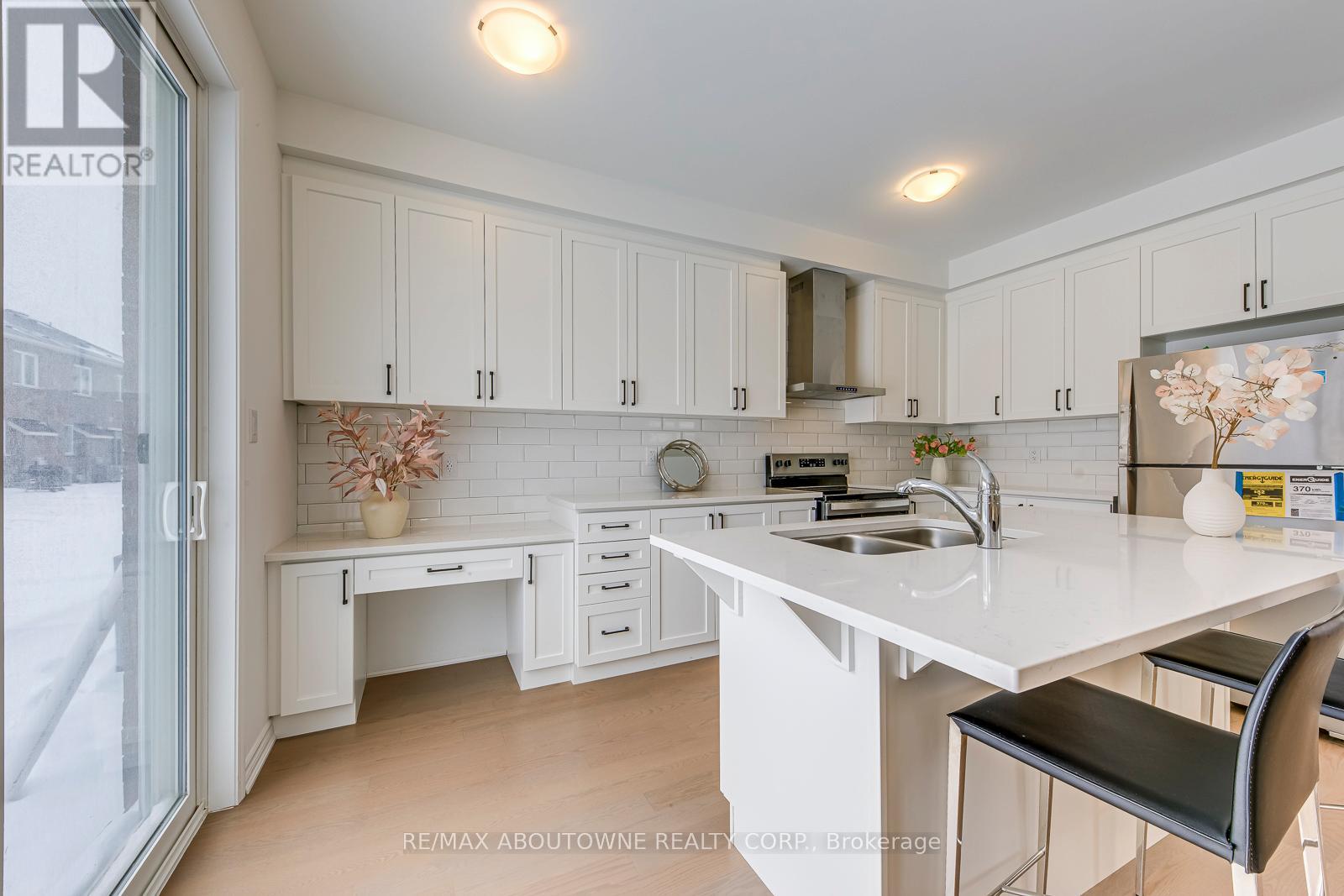 1363 Copley Court, Milton, Ontario  L9E 2E7 - Photo 14 - W12707168