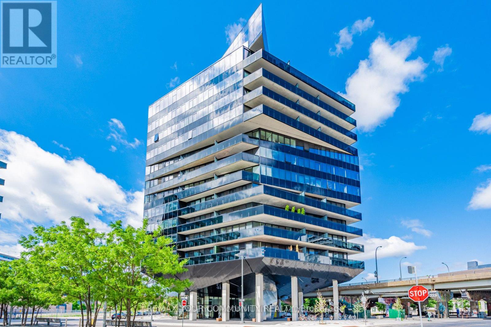 302 - 21 LAWREN HARRIS SQUARE, Toronto, Ontario