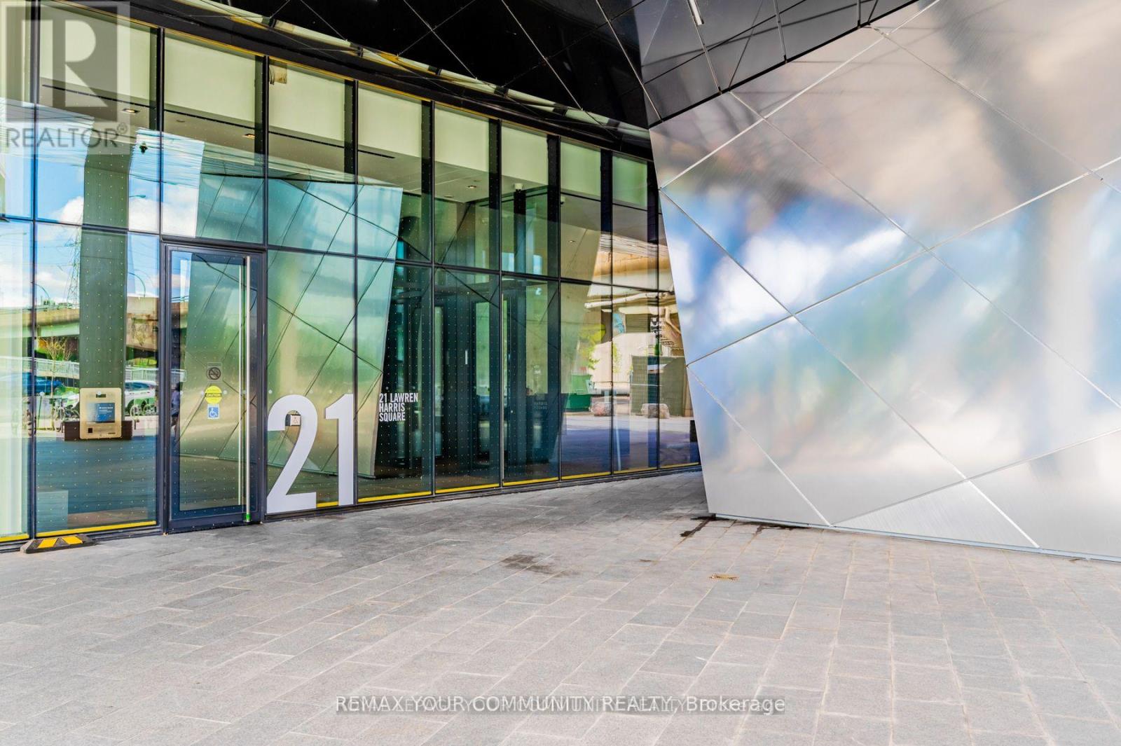 302 - 21 Lawren Harris Square, Toronto, Ontario  M5A 0T4 - Photo 2 - C12707174