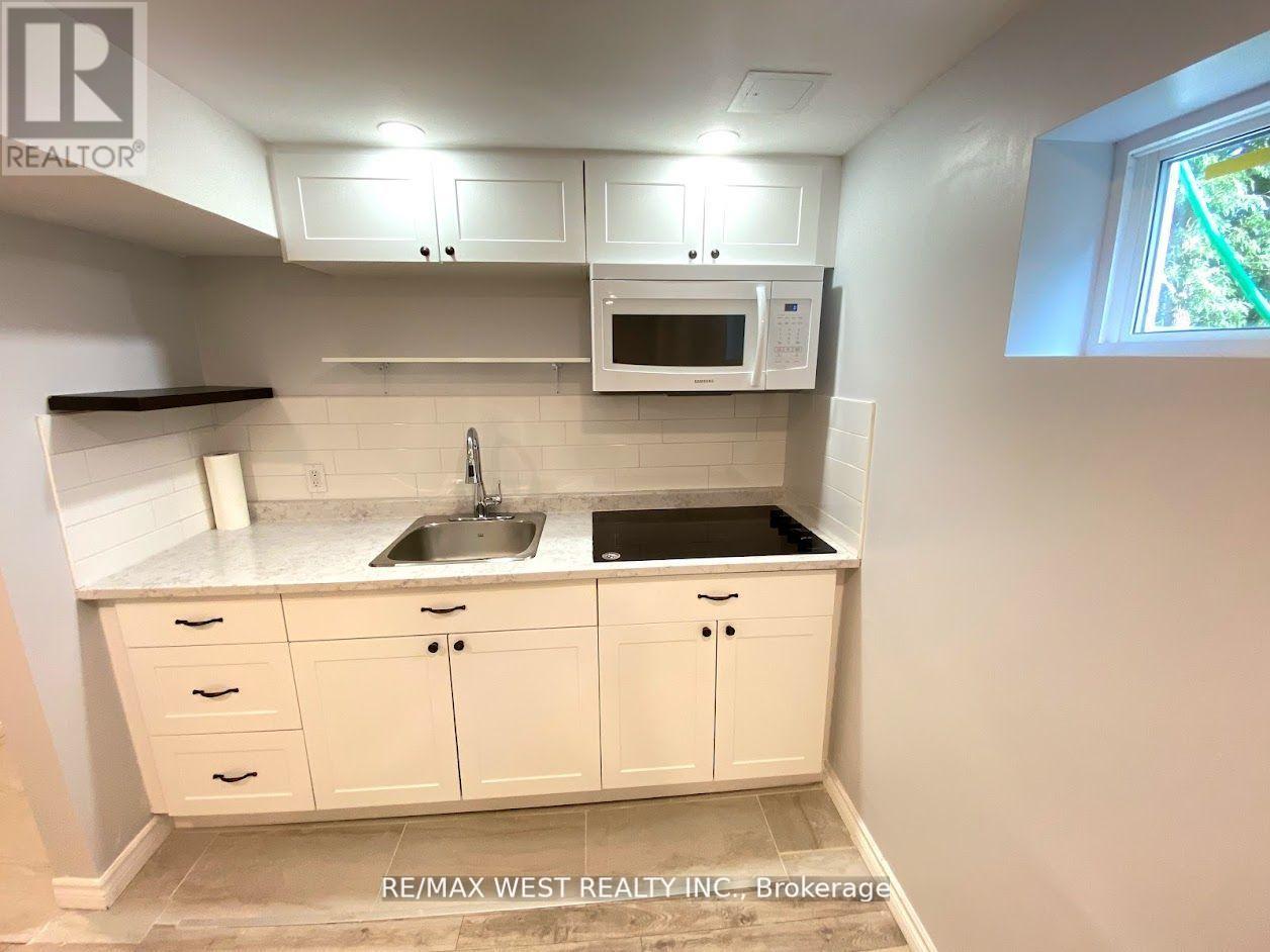 20 Britannia Avenue, Bradford West Gwillimbury (Bradford), Ontario  L3Z 1A1 - Photo 3 - N12707192