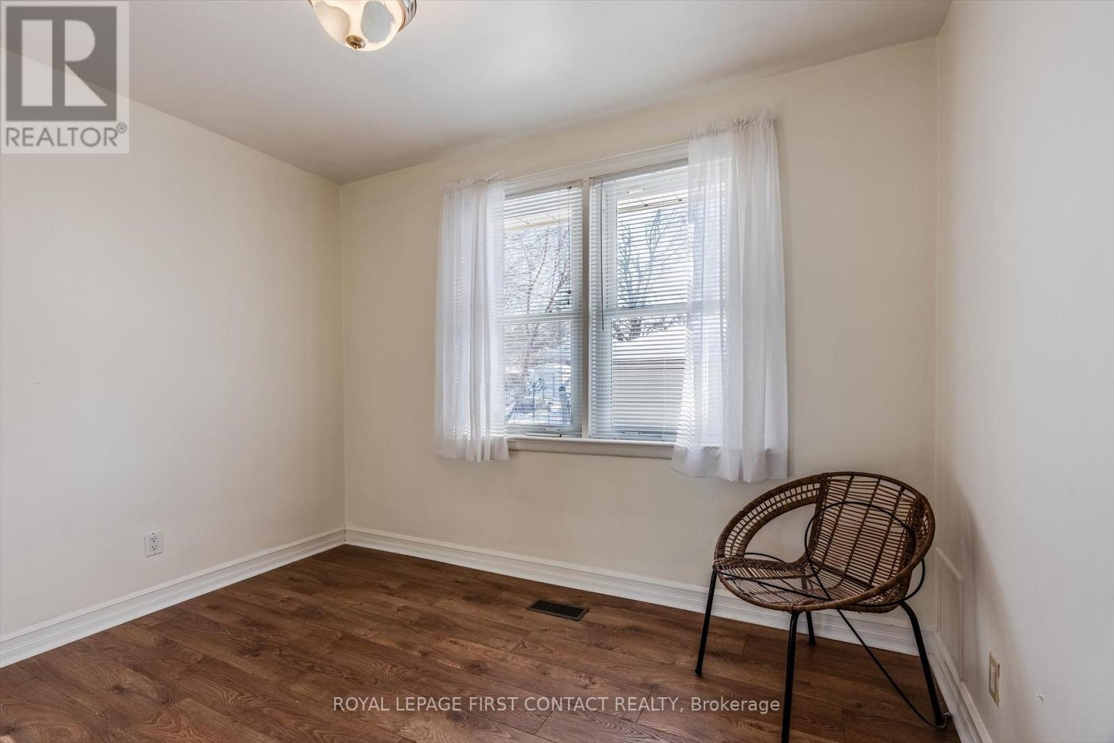 23 Shannon Street, Barrie (Wellington), Ontario  L4M 2K7 - Photo 15 - S12707176