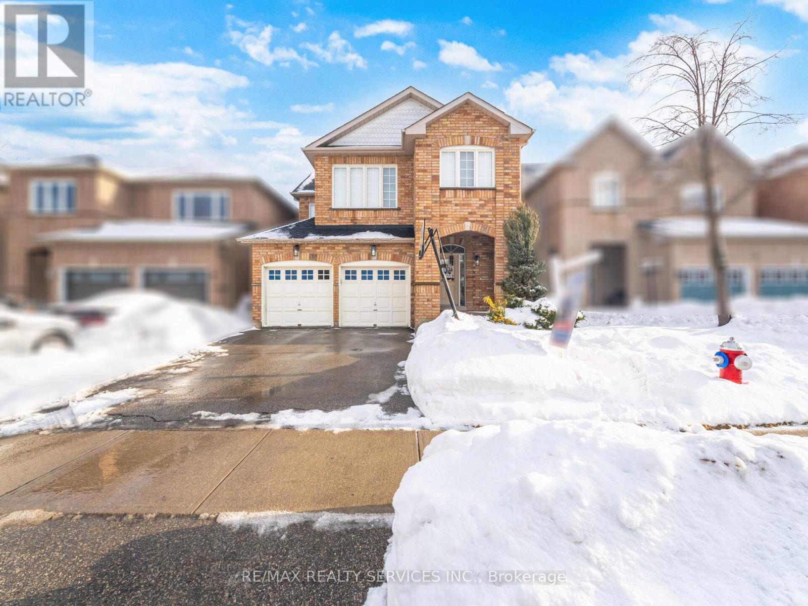 33 Sewells Lane, Brampton, Ontario  L7A 2Z9 - Photo 2 - W12707186