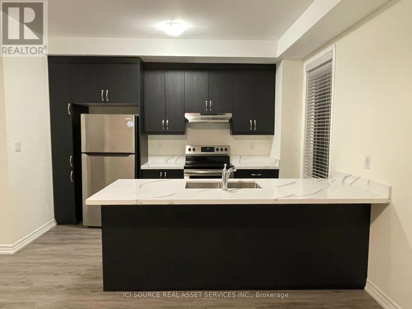 276 Lagerfeld Drive, Brampton, Ontario  L7A 5G8 - Photo 3 - W12707190