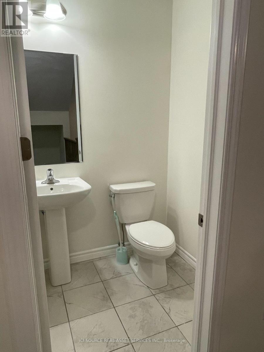 276 Lagerfeld Drive, Brampton, Ontario  L7A 5G8 - Photo 5 - W12707190