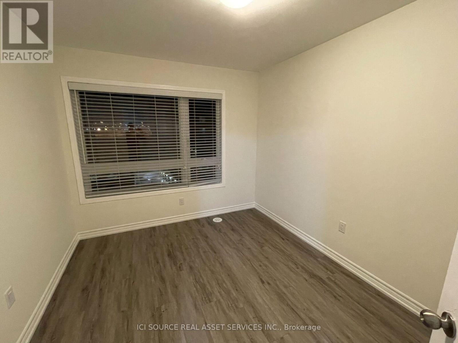 276 Lagerfeld Drive, Brampton, Ontario  L7A 5G8 - Photo 8 - W12707190