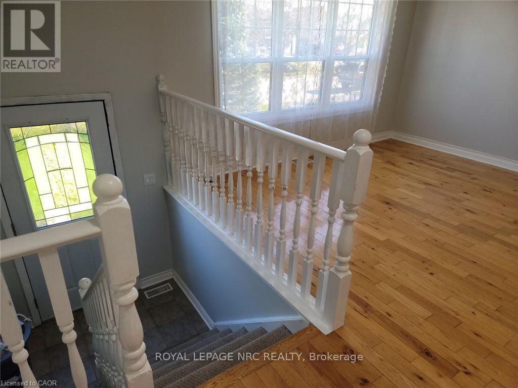 Upper - 37 Fox Trail Drive, St. Catharines, Ontario  L2S 3T7 - Photo 6 - X12707180