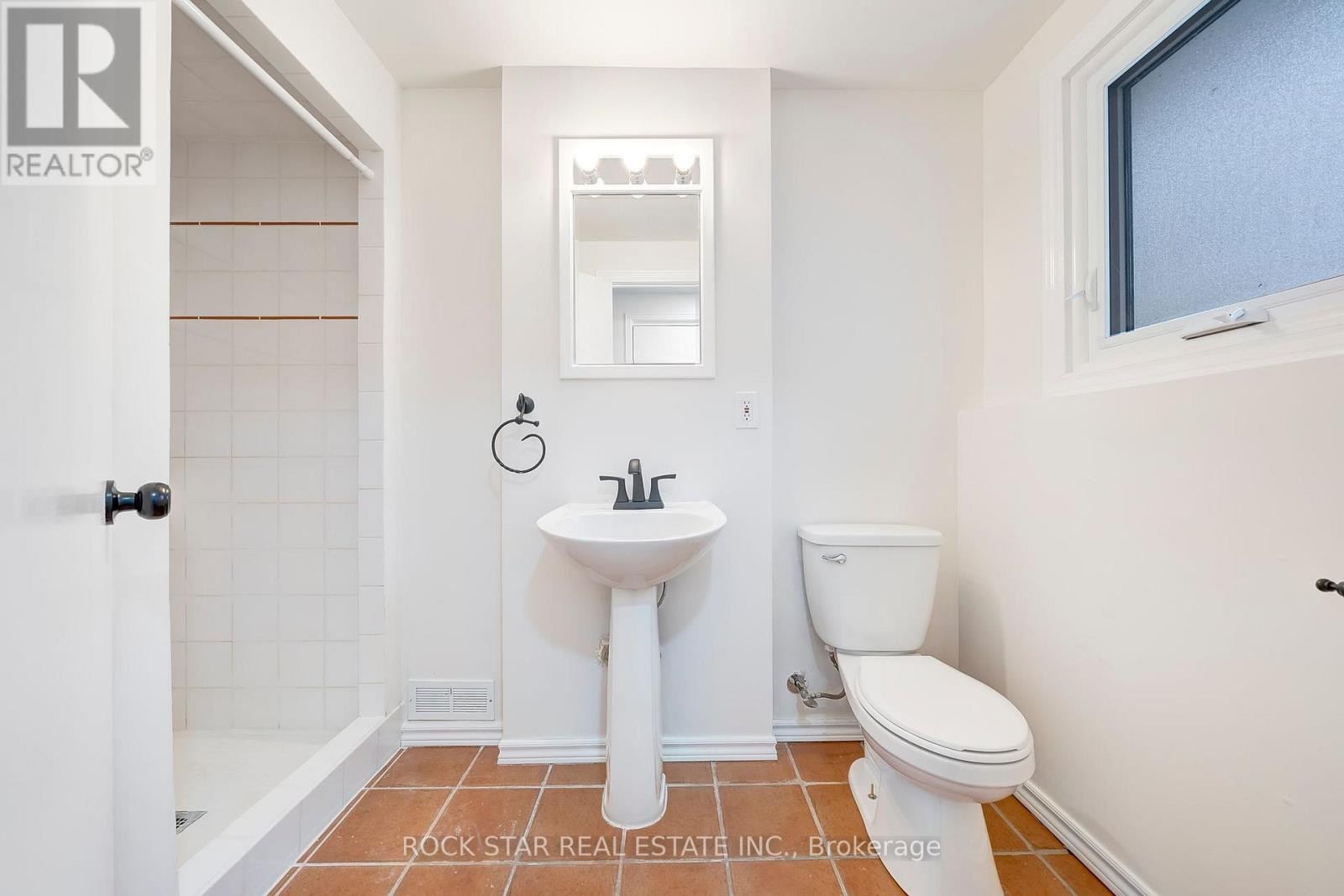 40 Linlake Drive, St. Catharines, Ontario  L2N 2M3 - Photo 26 - X12707208