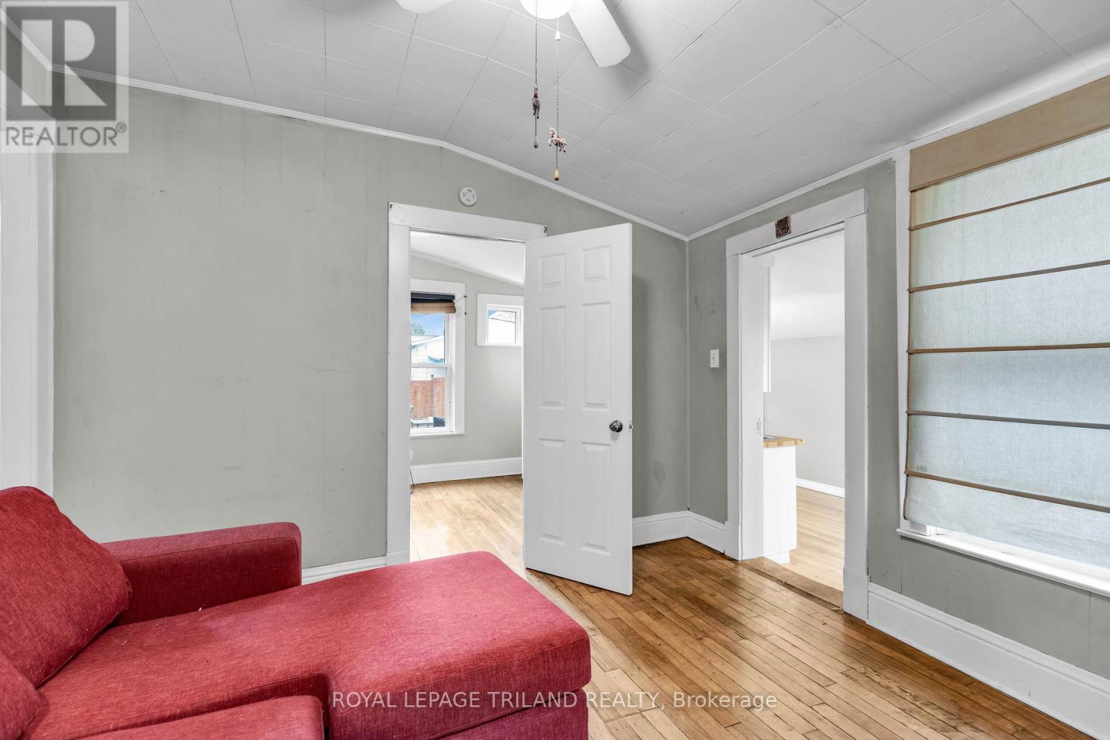 B - 101 Scott Street, St. Thomas, Ontario  N5P 1L2 - Photo 5 - X12707226