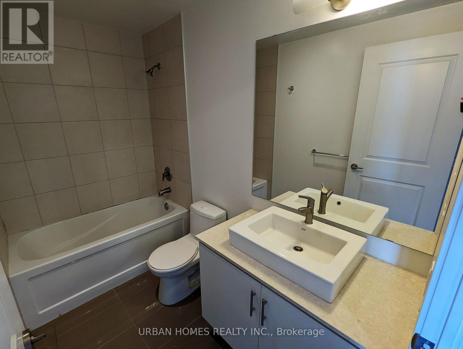 907 - 1 The Esplanade Avenue, Toronto, Ontario  M5E 0A6 - Photo 11 - C12707216