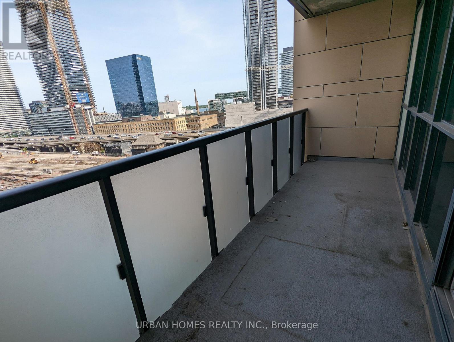 907 - 1 The Esplanade Avenue, Toronto, Ontario  M5E 0A6 - Photo 15 - C12707216