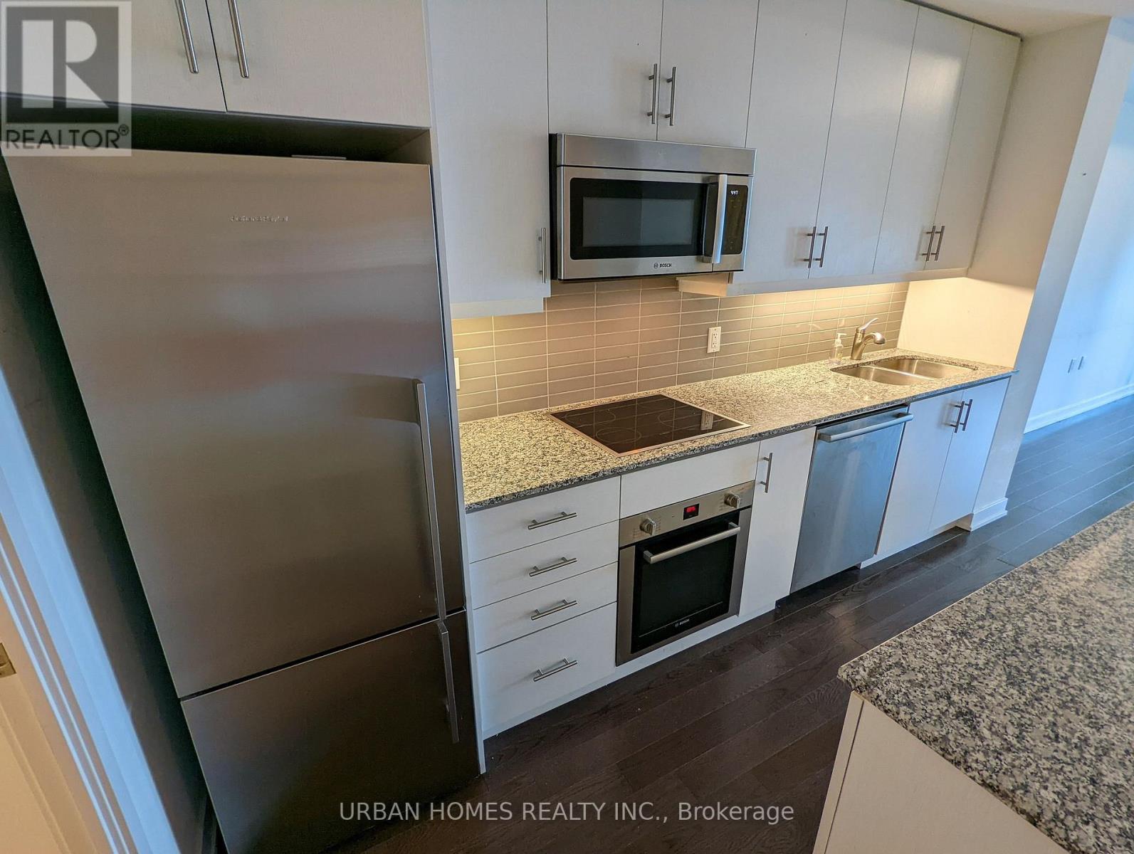 907 - 1 The Esplanade Avenue, Toronto, Ontario  M5E 0A6 - Photo 8 - C12707216