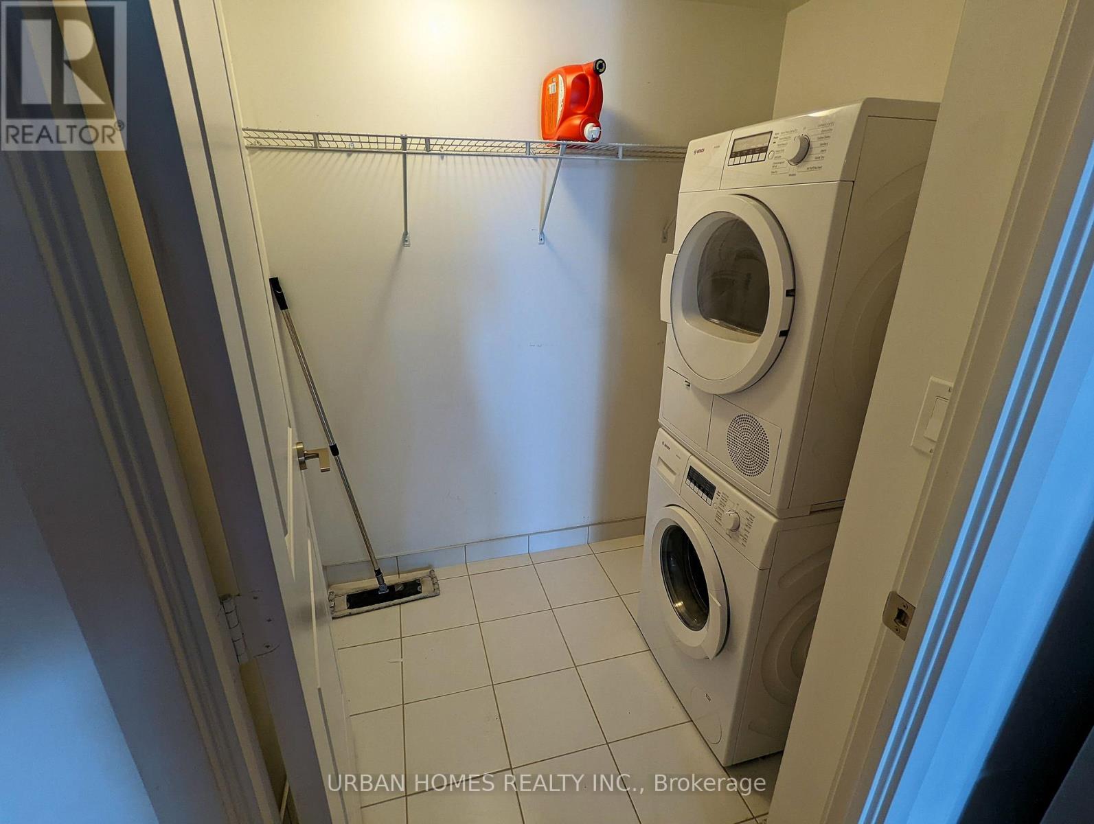 907 - 1 The Esplanade Avenue, Toronto, Ontario  M5E 0A6 - Photo 9 - C12707216