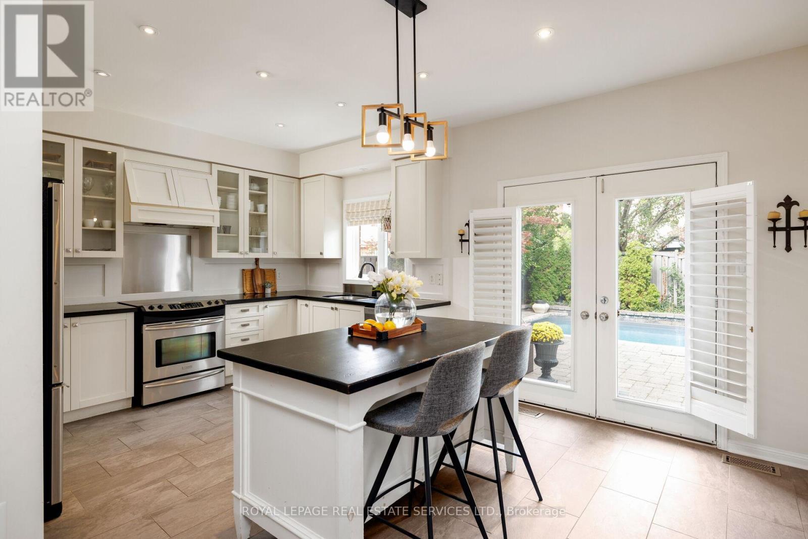 2202 Brookhaven Crescent, Oakville, Ontario  L6M 5B8 - Photo 10 - W12707224