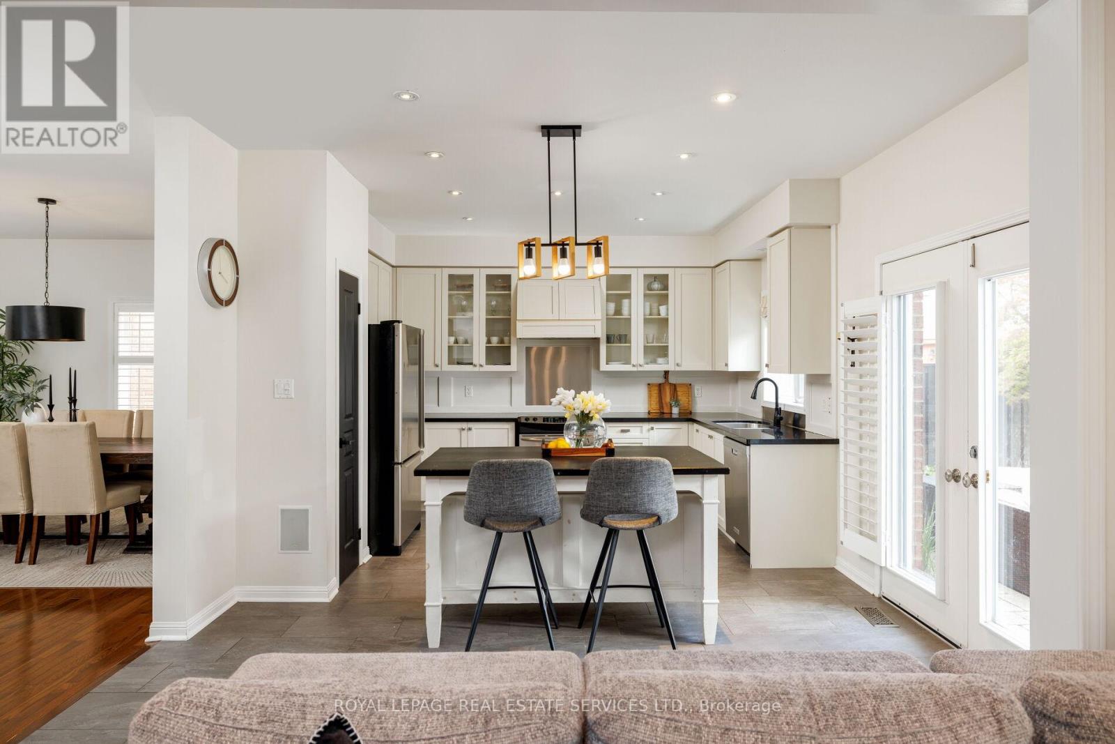 2202 Brookhaven Crescent, Oakville, Ontario  L6M 5B8 - Photo 11 - W12707224