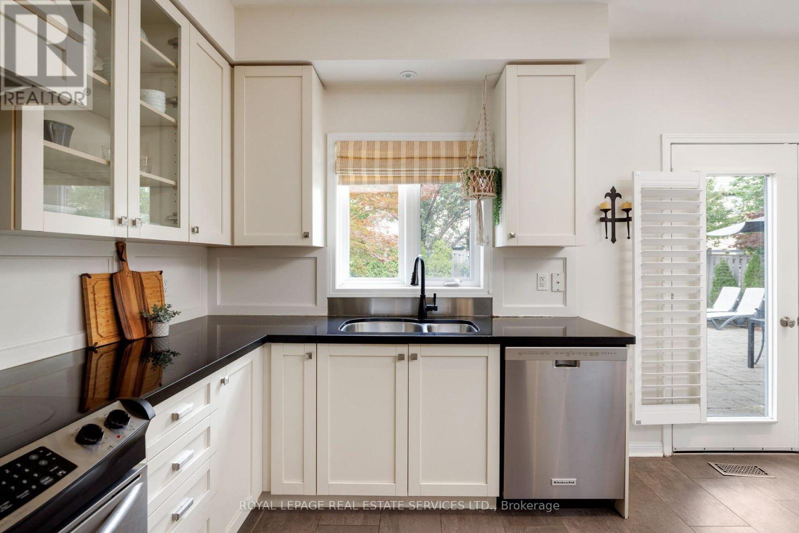 2202 Brookhaven Crescent, Oakville, Ontario  L6M 5B8 - Photo 14 - W12707224