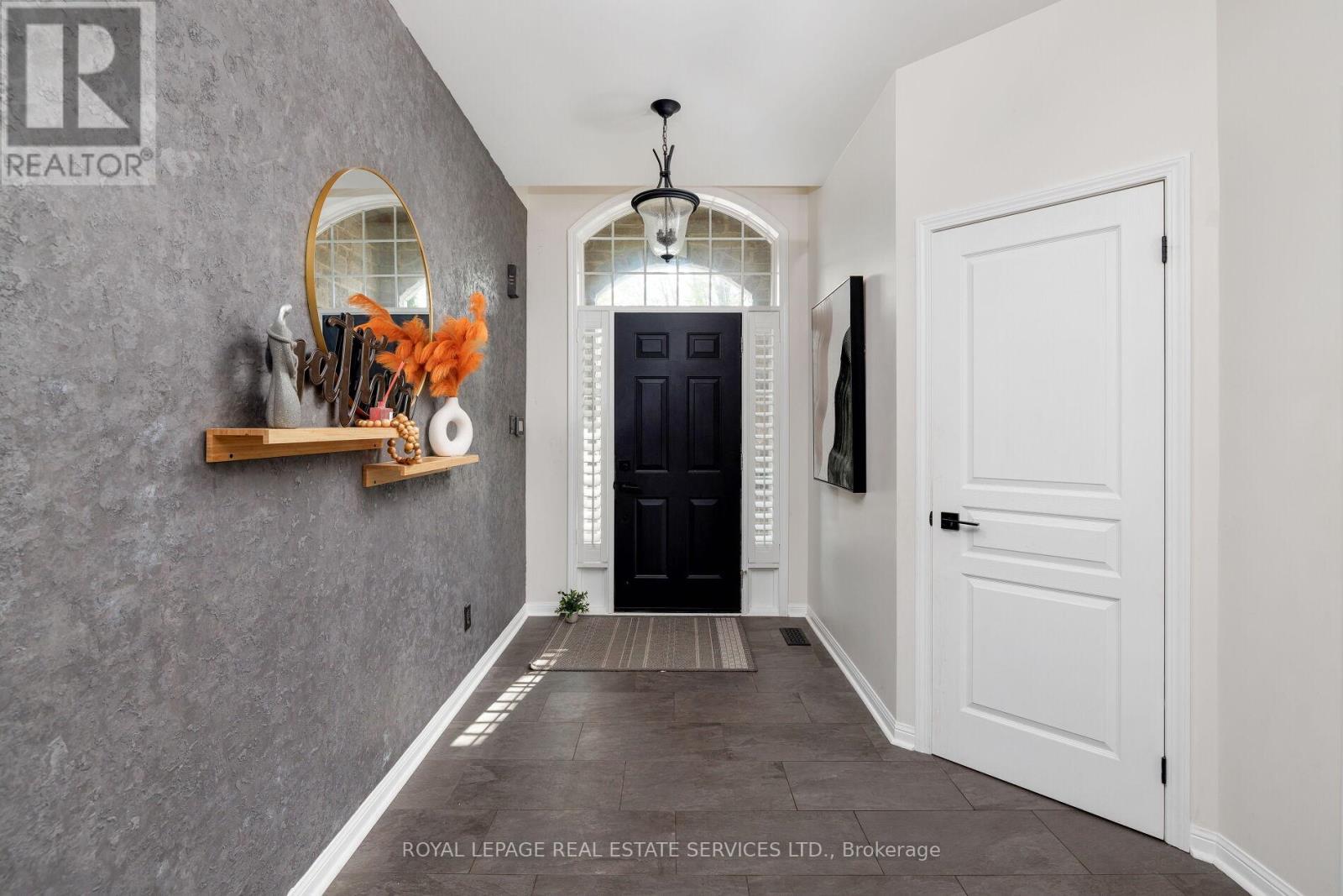 2202 Brookhaven Crescent, Oakville, Ontario  L6M 5B8 - Photo 3 - W12707224