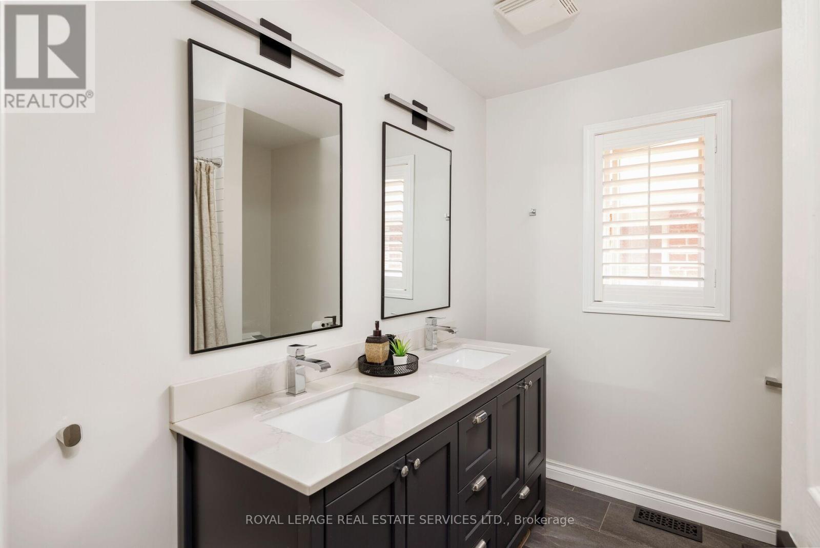 2202 Brookhaven Crescent, Oakville, Ontario  L6M 5B8 - Photo 32 - W12707224