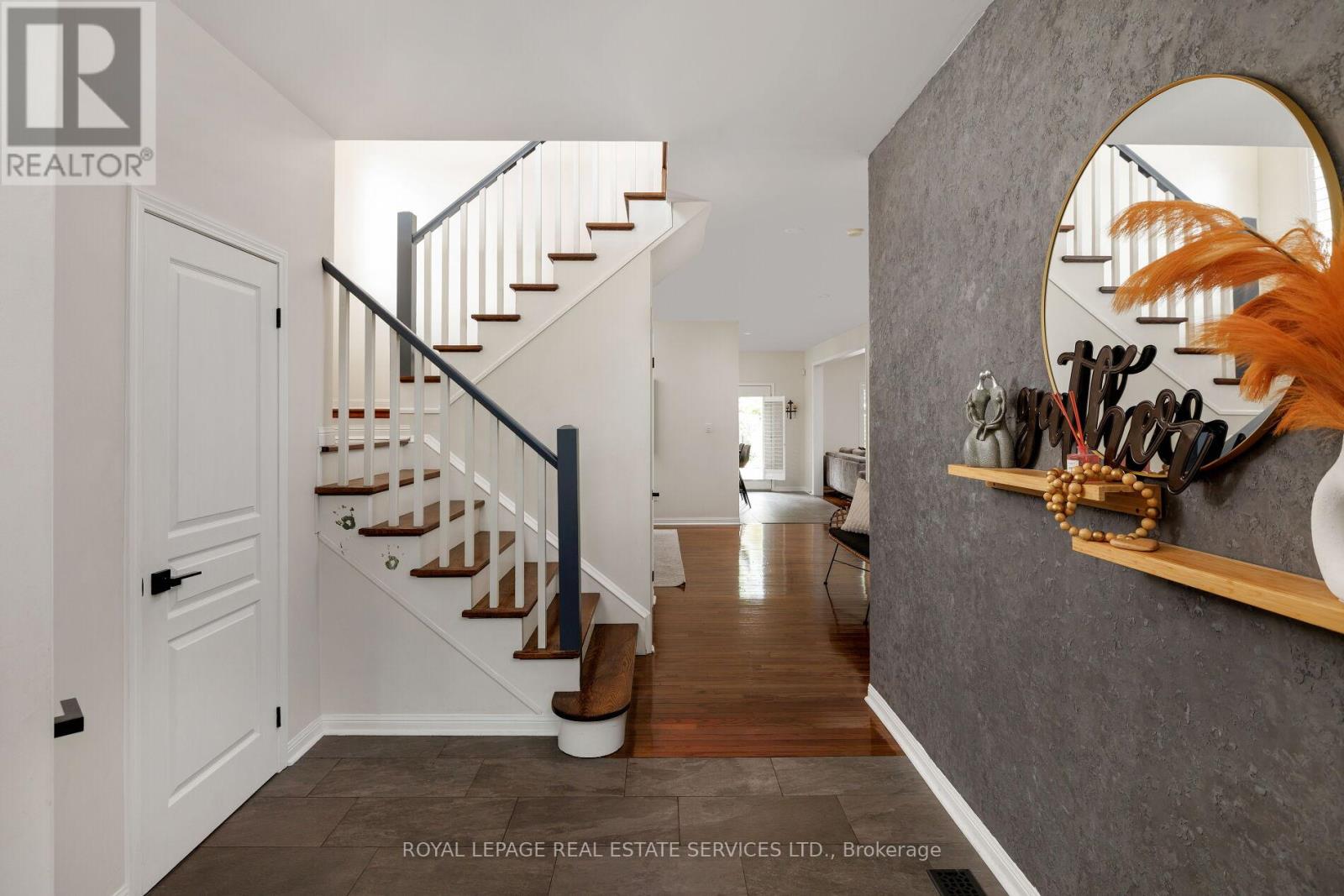 2202 Brookhaven Crescent, Oakville, Ontario  L6M 5B8 - Photo 4 - W12707224