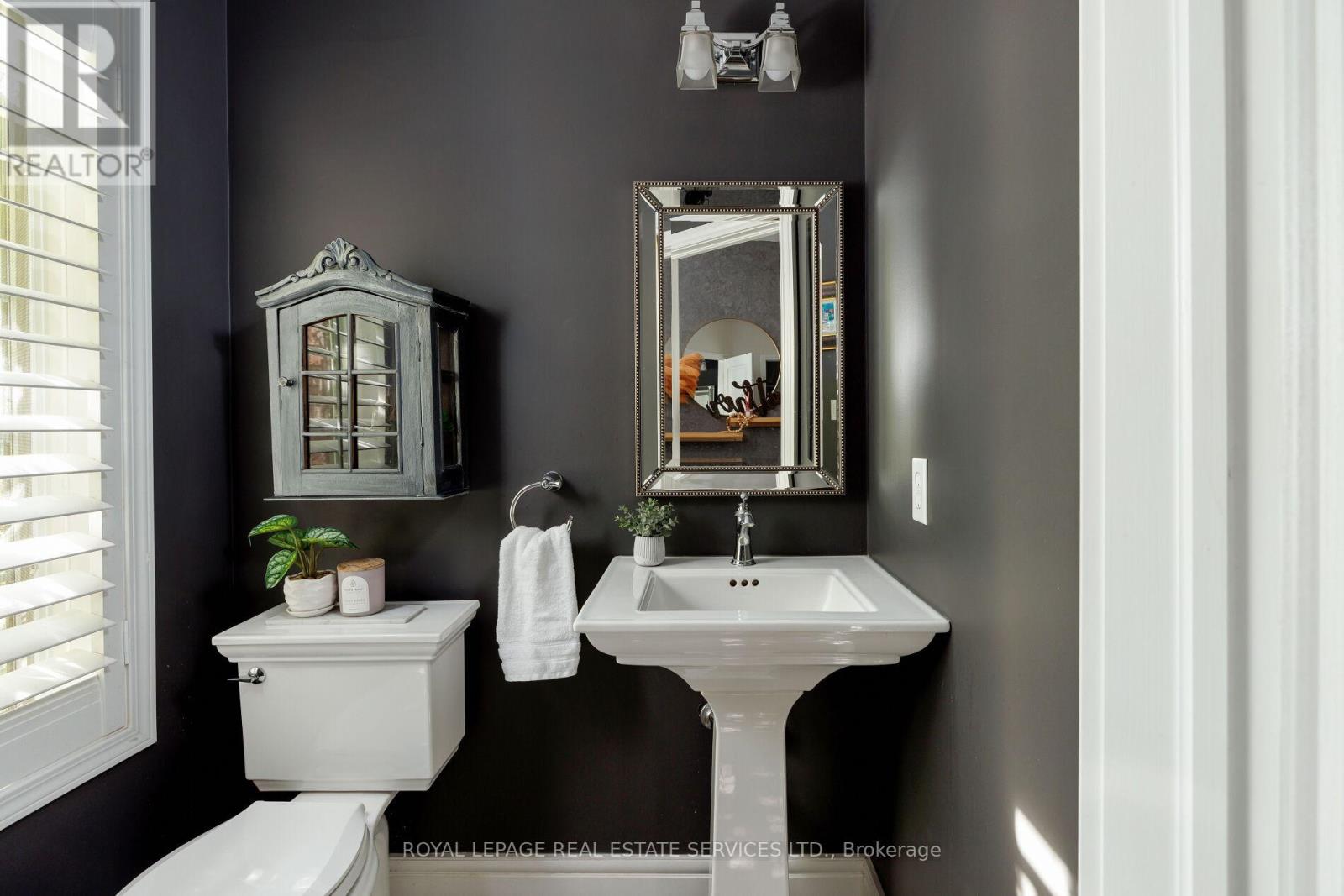 2202 Brookhaven Crescent, Oakville, Ontario  L6M 5B8 - Photo 5 - W12707224