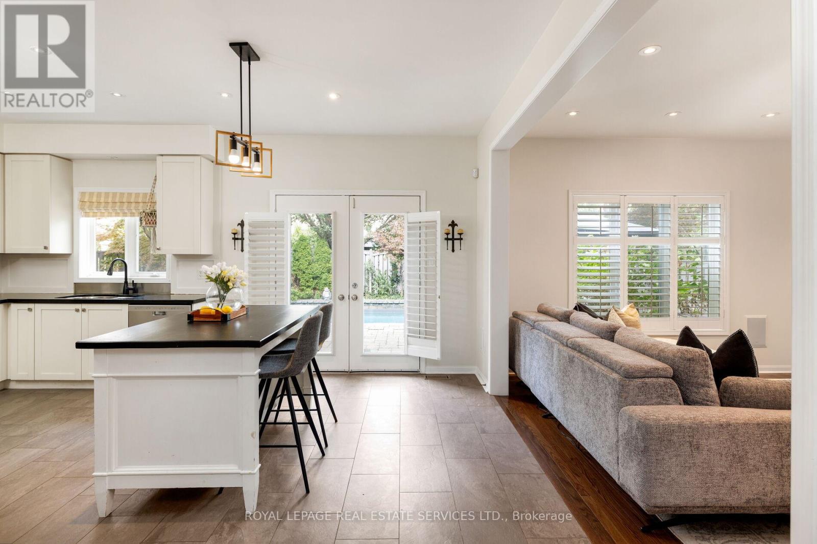 2202 Brookhaven Crescent, Oakville, Ontario  L6M 5B8 - Photo 9 - W12707224