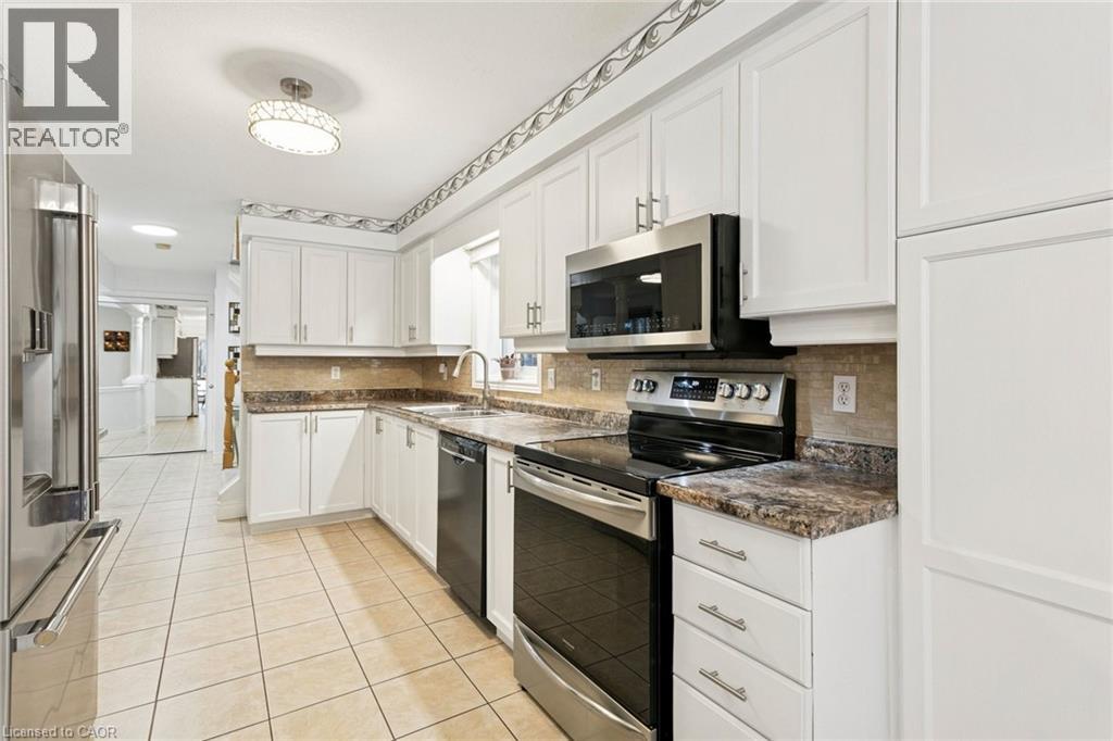 6 Heatherwood Place, Kitchener, Ontario  N2N 3N7 - Photo 8 - 40797085