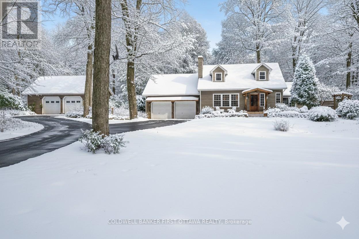 99 OLD KINGSTON ROAD, Rideau Lakes, Ontario