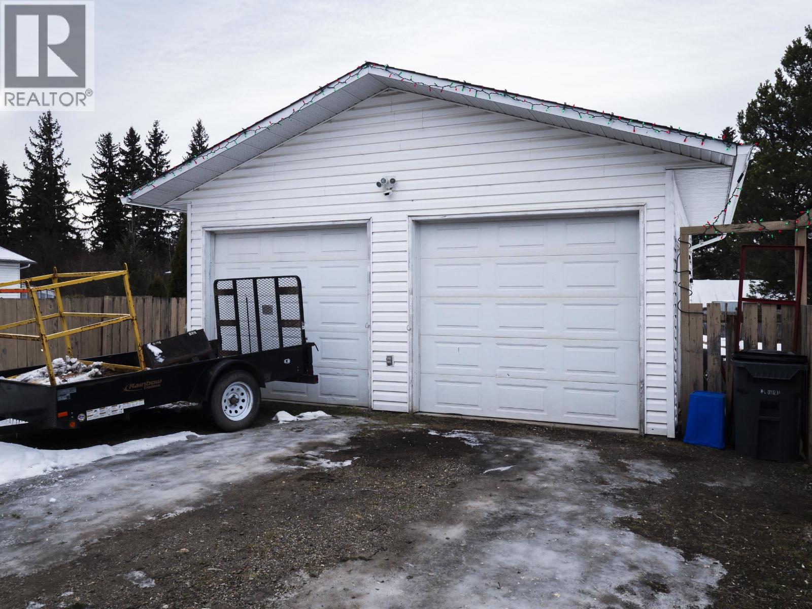 5608 Park Drive, Prince George, British Columbia  V2N 5N2 - Photo 2 - R3080446