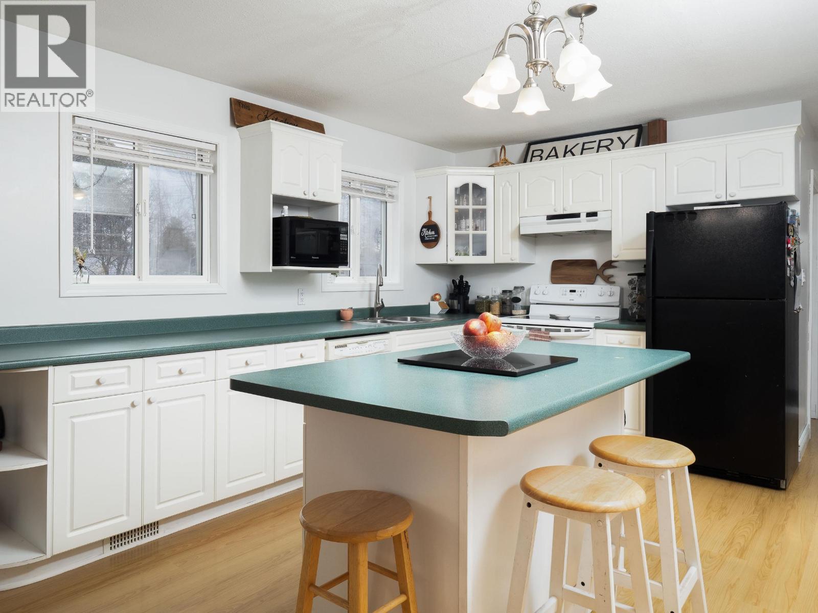 5608 Park Drive, Prince George, British Columbia  V2N 5N2 - Photo 4 - R3080446