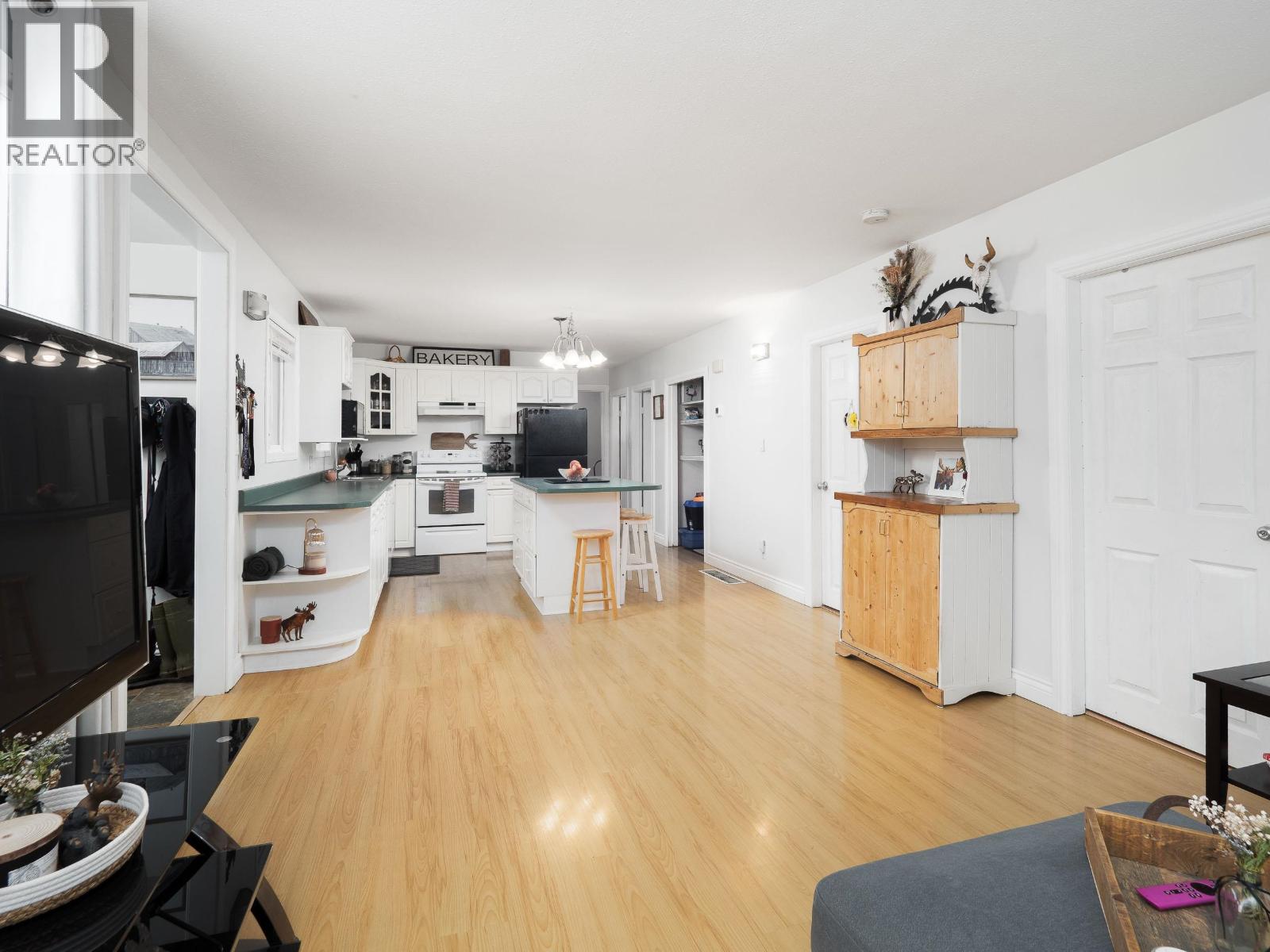 5608 Park Drive, Prince George, British Columbia  V2N 5N2 - Photo 8 - R3080446