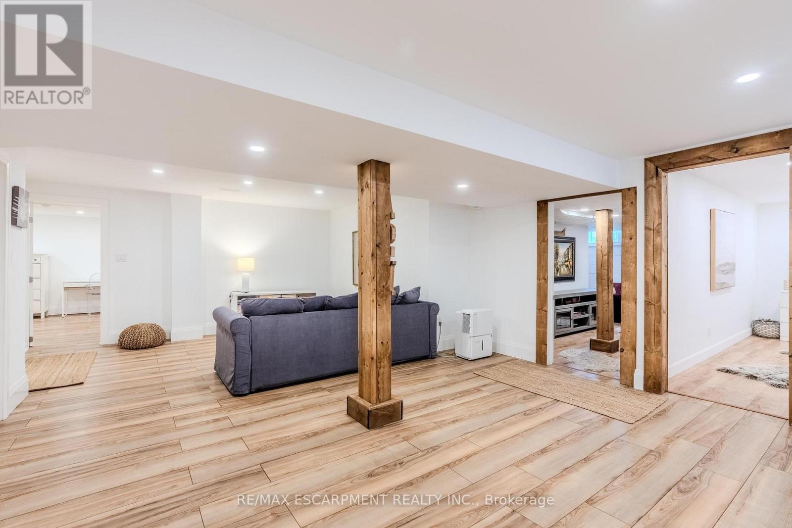 23 West Hampton Road, St. Catharines, Ontario  L2T 3E6 - Photo 31 - X12692764