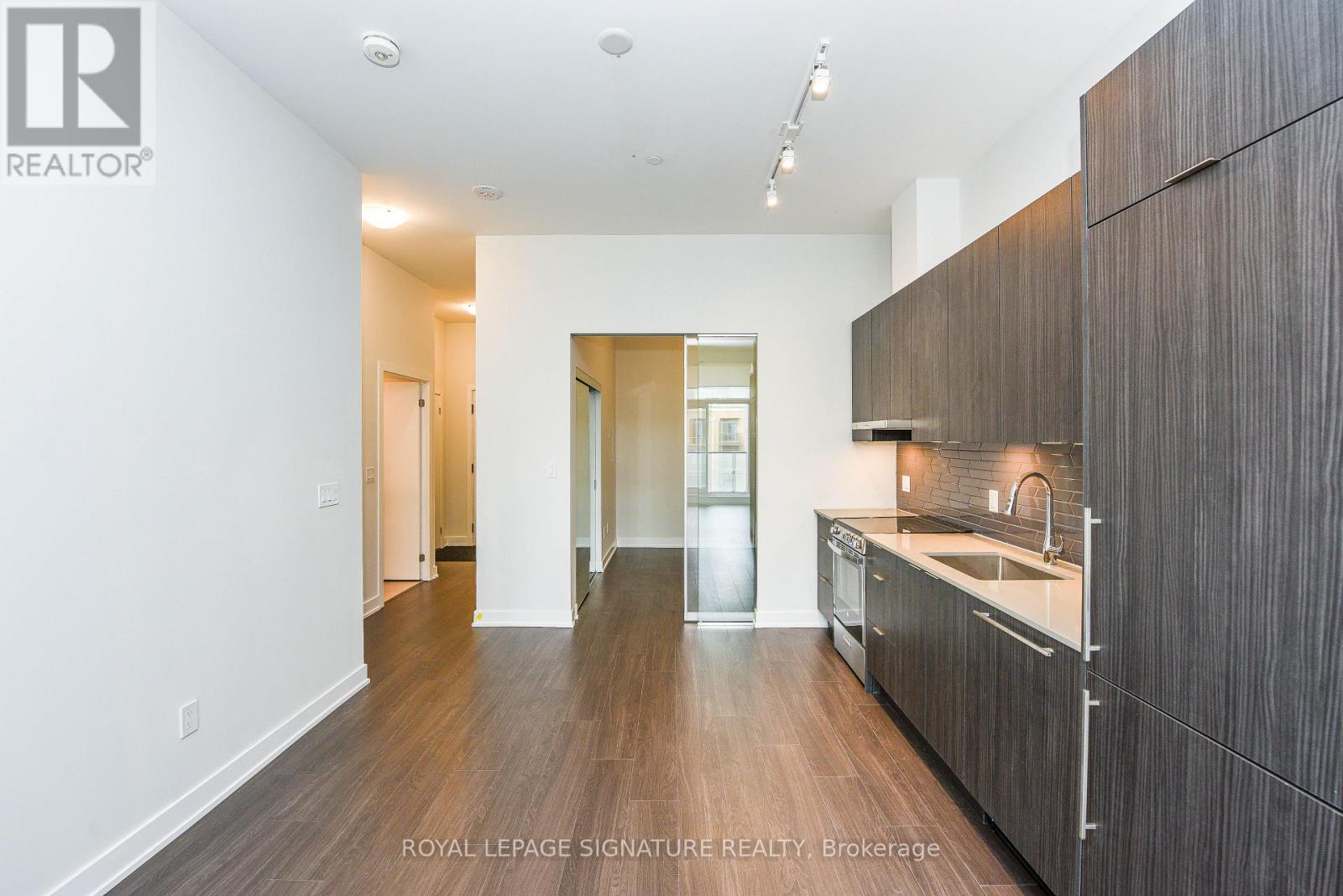 507 - 430 Square One Drive E, Mississauga, Ontario  L5B 0L6 - Photo 10 - W12707246