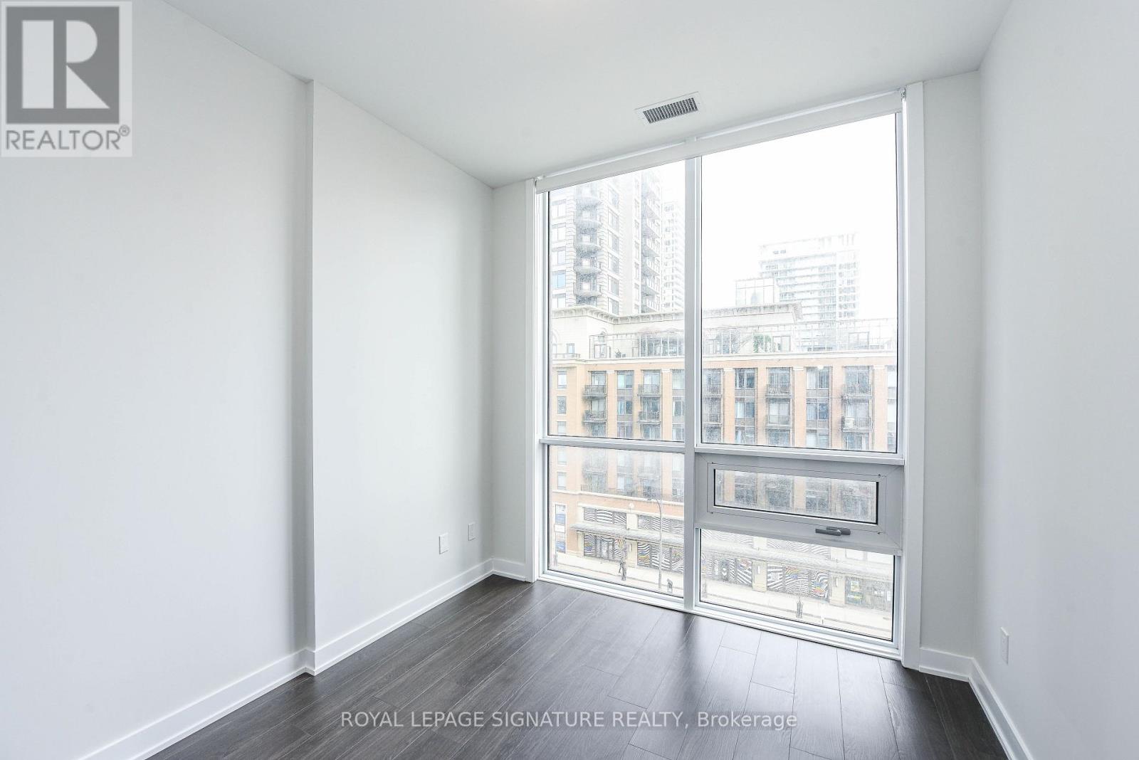 507 - 430 Square One Drive E, Mississauga, Ontario  L5B 0L6 - Photo 16 - W12707246