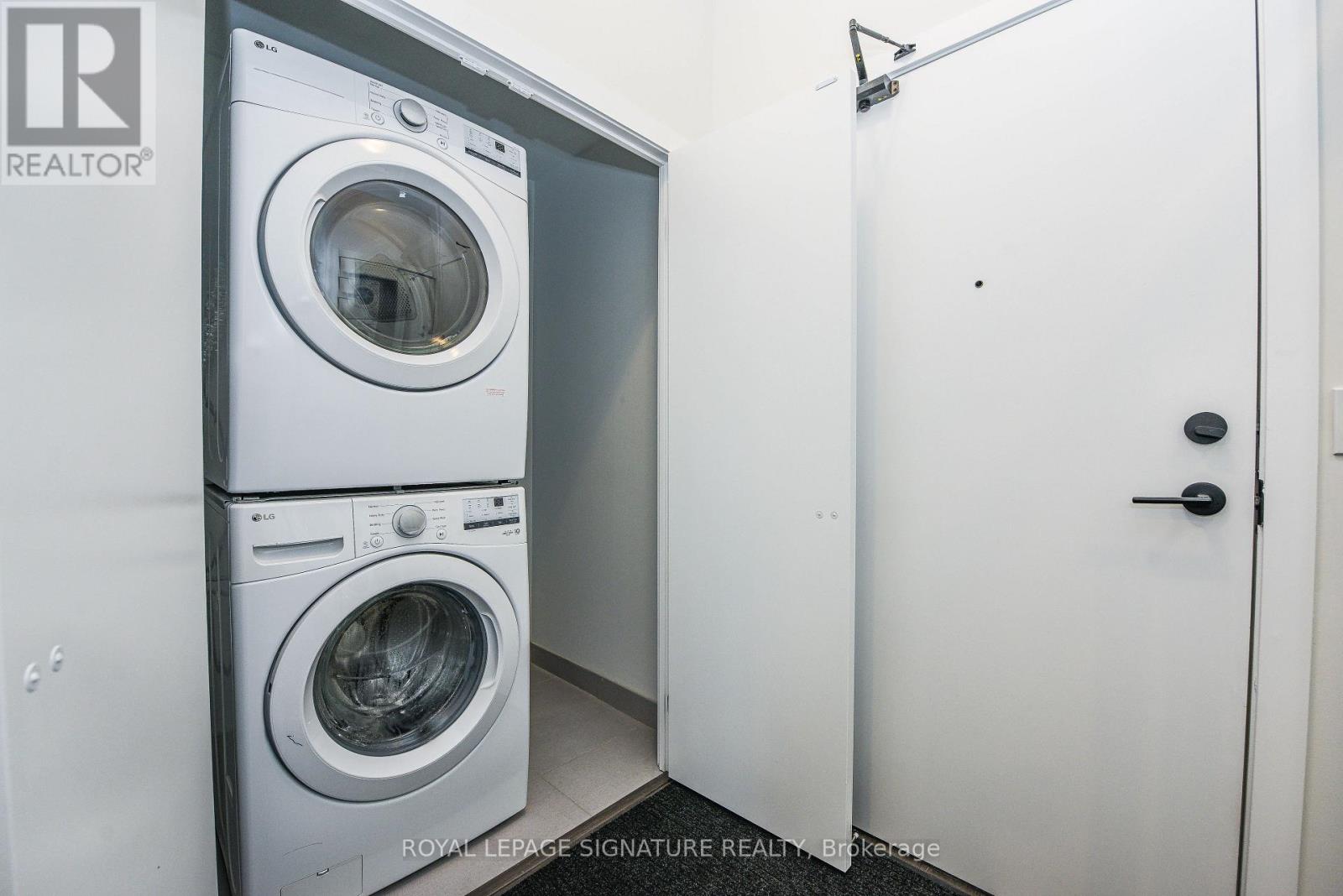 507 - 430 Square One Drive E, Mississauga, Ontario  L5B 0L6 - Photo 23 - W12707246