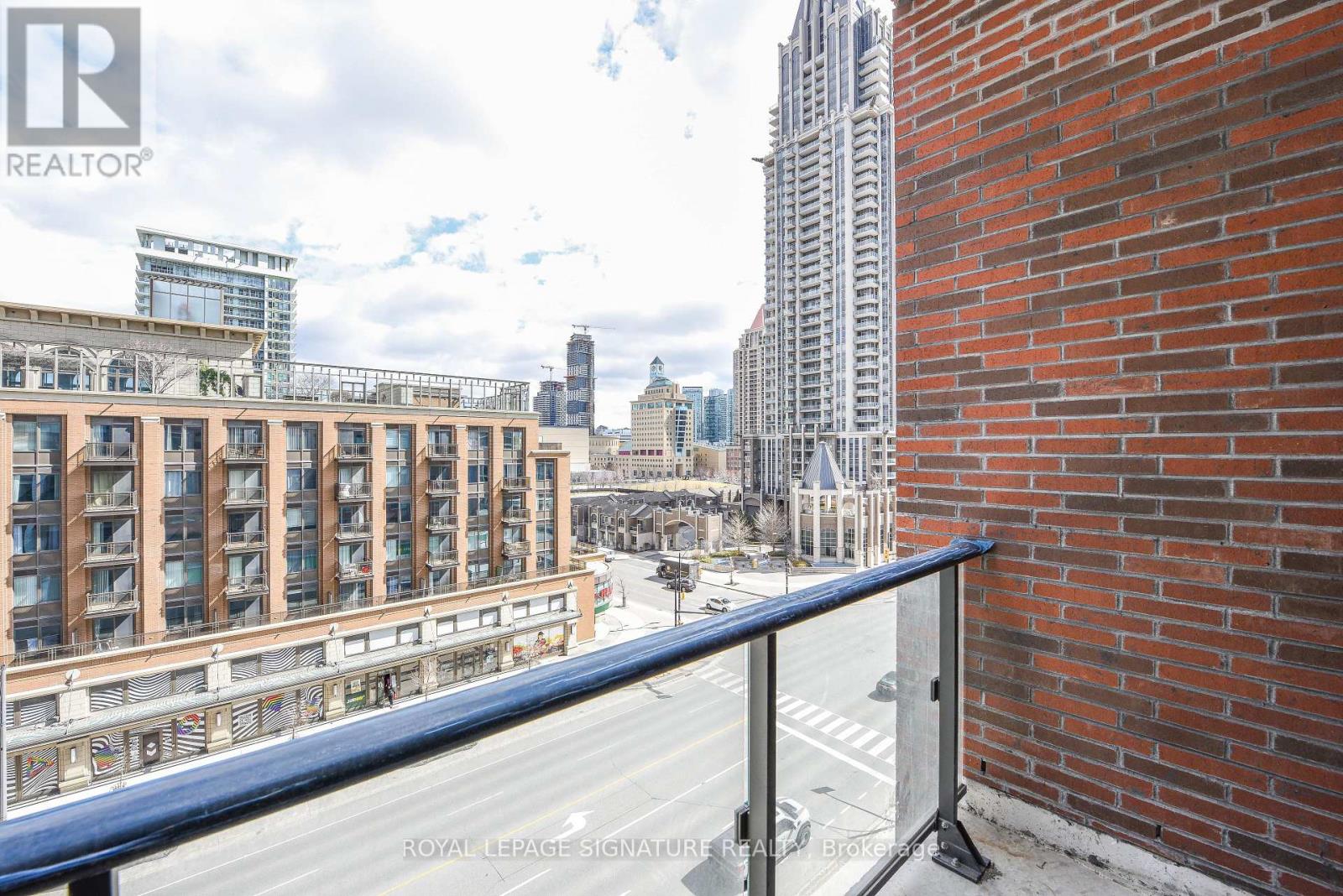 507 - 430 Square One Drive E, Mississauga, Ontario  L5B 0L6 - Photo 26 - W12707246