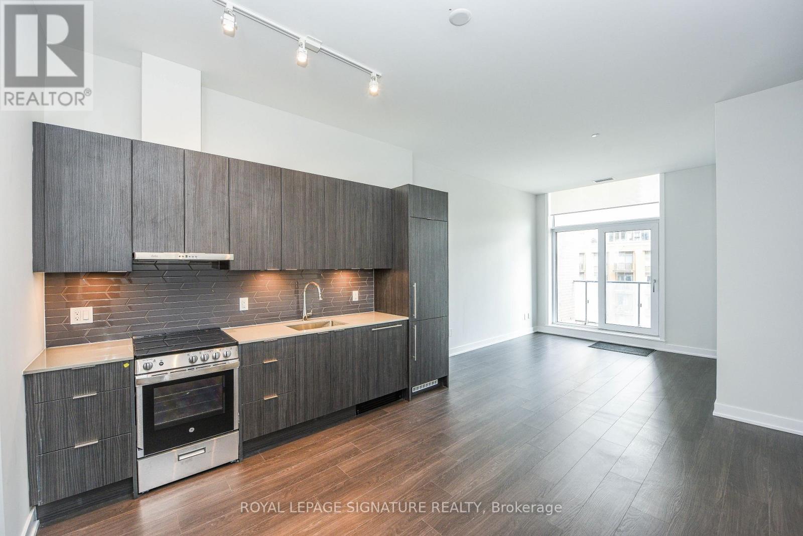 507 - 430 Square One Drive E, Mississauga, Ontario  L5B 0L6 - Photo 8 - W12707246