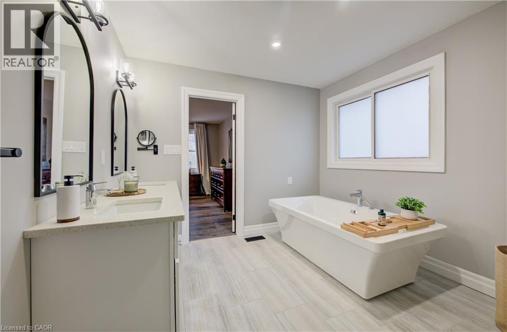 451 Knightsbridge Court, Waterloo, Ontario  N2T 2G5 - Photo 34 - 40798004