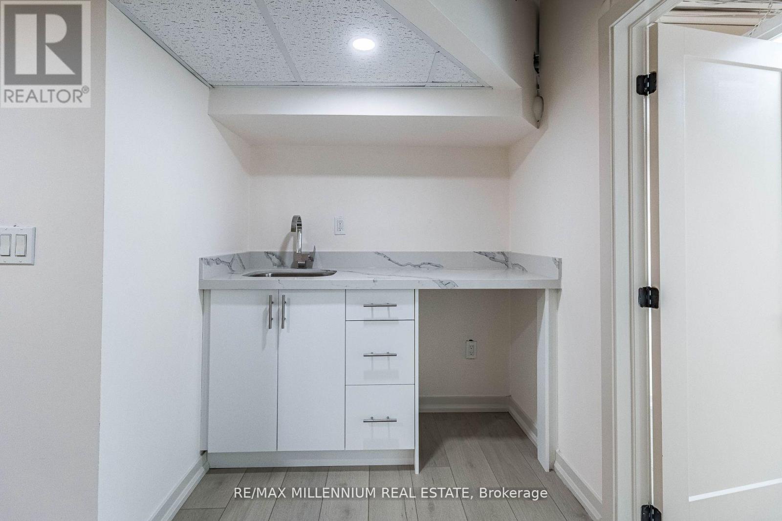 4 - 259 Edgeley Boulevard, Vaughan, Ontario  L4K 3Y5 - Photo 9 - N12707262