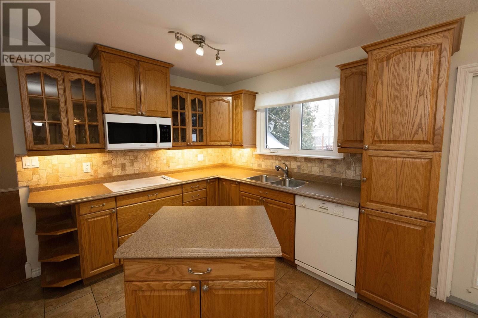 423 Westbury Cres, Thunder Bay, Ontario  P7C 4N6 - Photo 9 - TB2600087