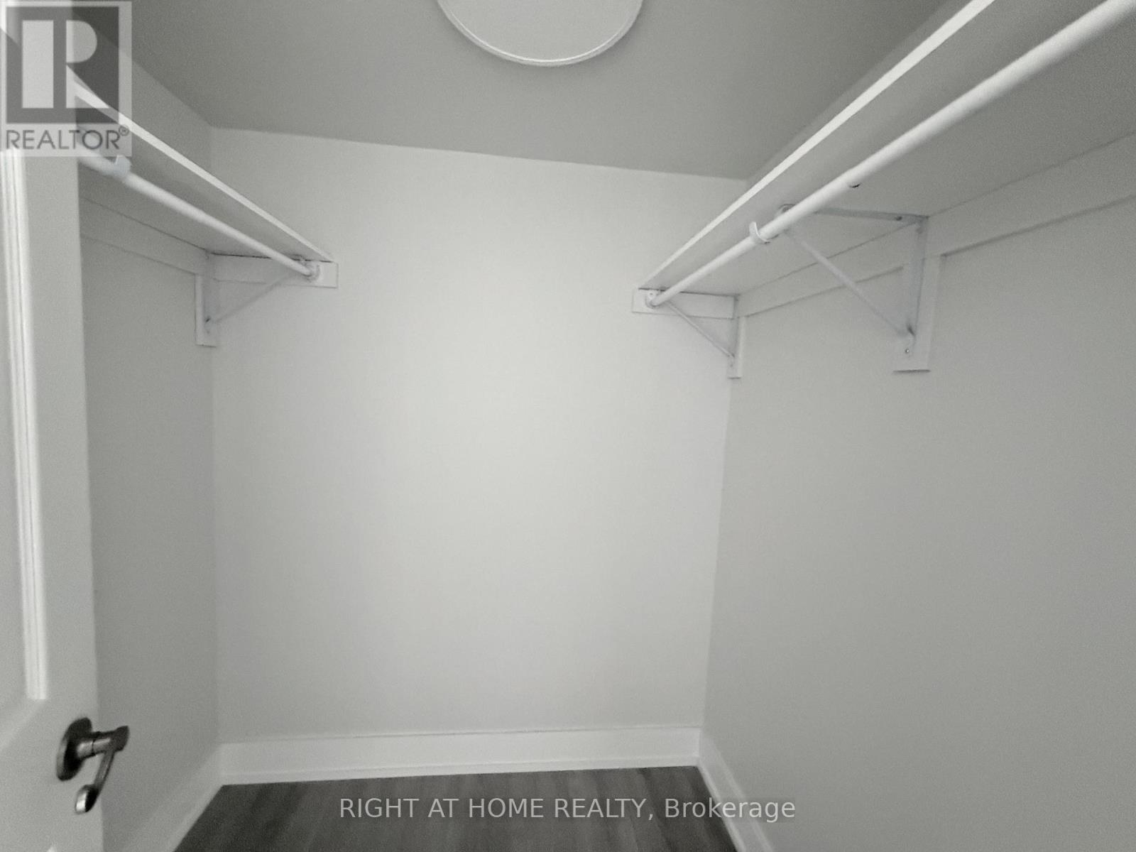 1808 - 700 Constellation Drive, Mississauga, Ontario  L5R 3G8 - Photo 23 - W12701086