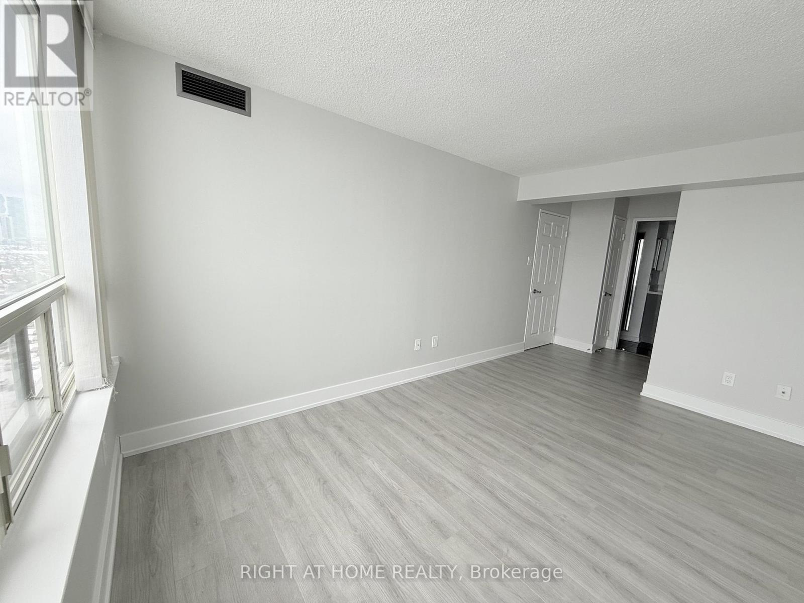 1808 - 700 Constellation Drive, Mississauga, Ontario  L5R 3G8 - Photo 21 - W12701086
