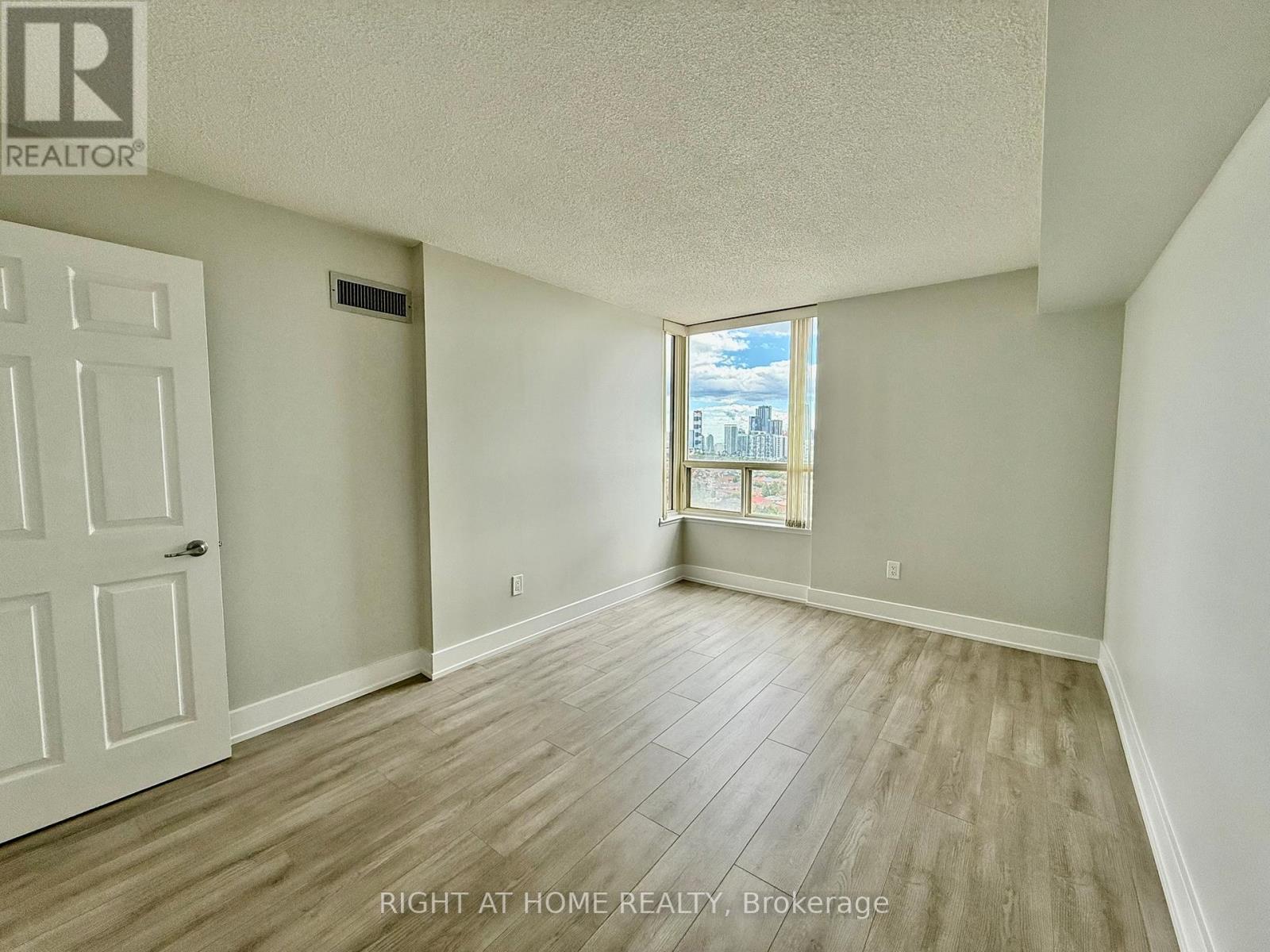 1808 - 700 Constellation Drive, Mississauga, Ontario  L5R 3G8 - Photo 29 - W12701086