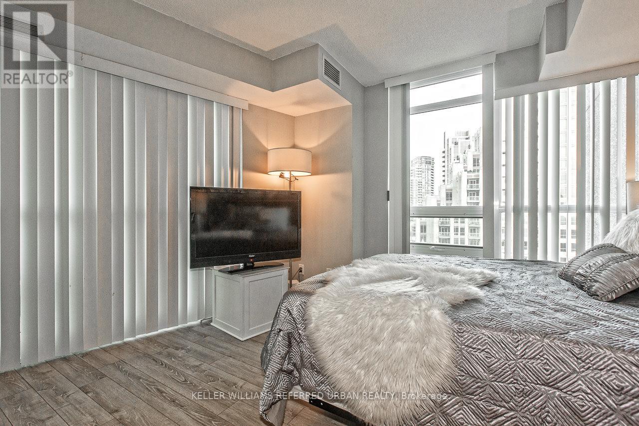 1411 - 215 Fort York Boulevard, Toronto, Ontario  M5V 4A2 - Photo 17 - C12707288
