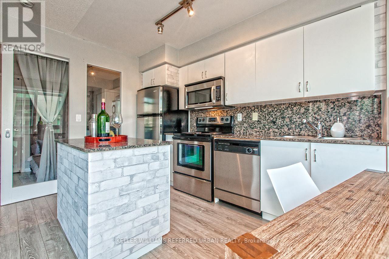 1411 - 215 Fort York Boulevard, Toronto, Ontario  M5V 4A2 - Photo 5 - C12707288