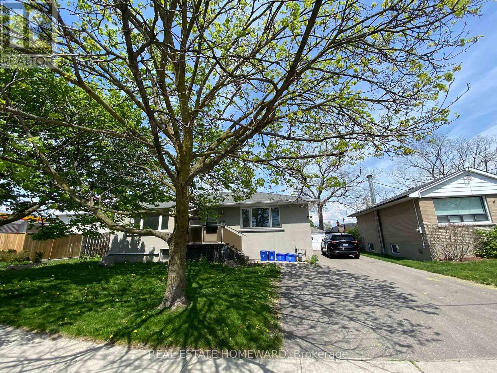 MAIN - 1049 SIMCOE STREET S, Oshawa, Ontario