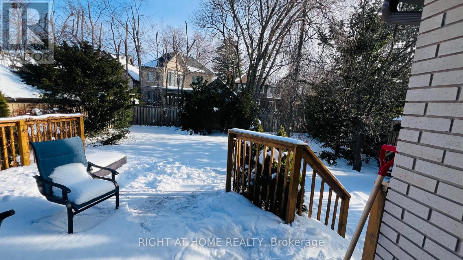 11 Kings Lynn Road, Toronto, Ontario  M8X 2M9 - Photo 15 - W12704802