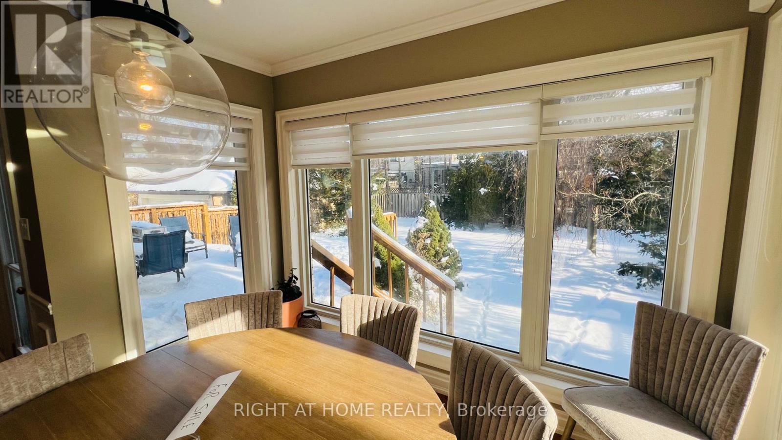 11 Kings Lynn Road, Toronto, Ontario  M8X 2M9 - Photo 13 - W12704802