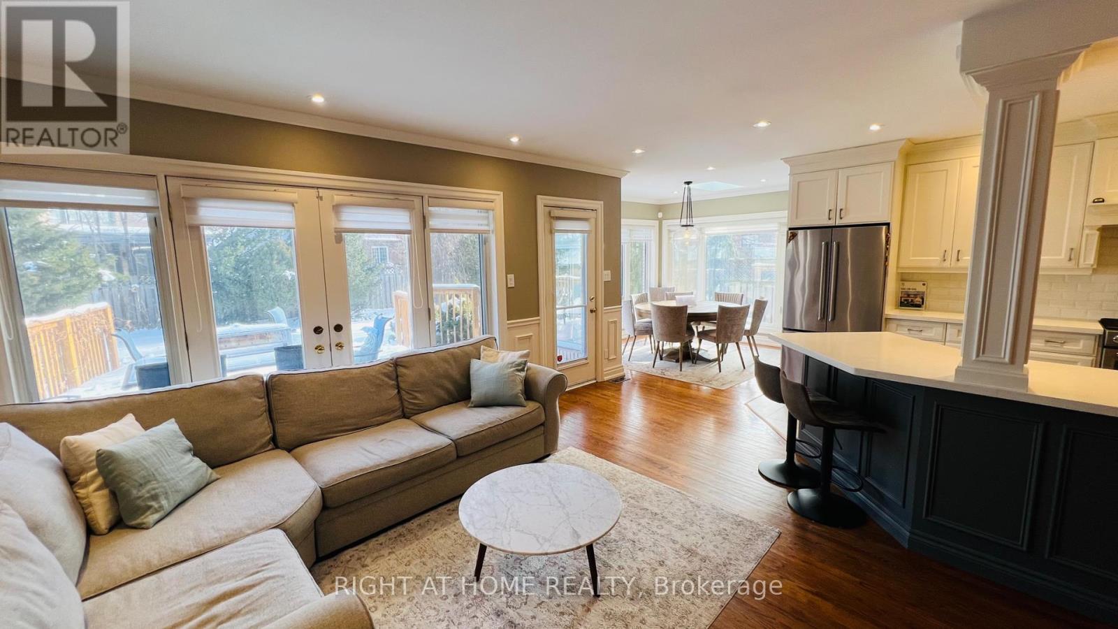 11 Kings Lynn Road, Toronto, Ontario  M8X 2M9 - Photo 11 - W12704802