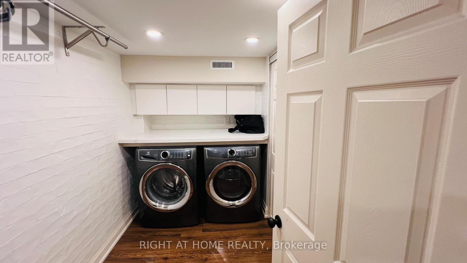 11 Kings Lynn Road, Toronto, Ontario  M8X 2M9 - Photo 33 - W12704802