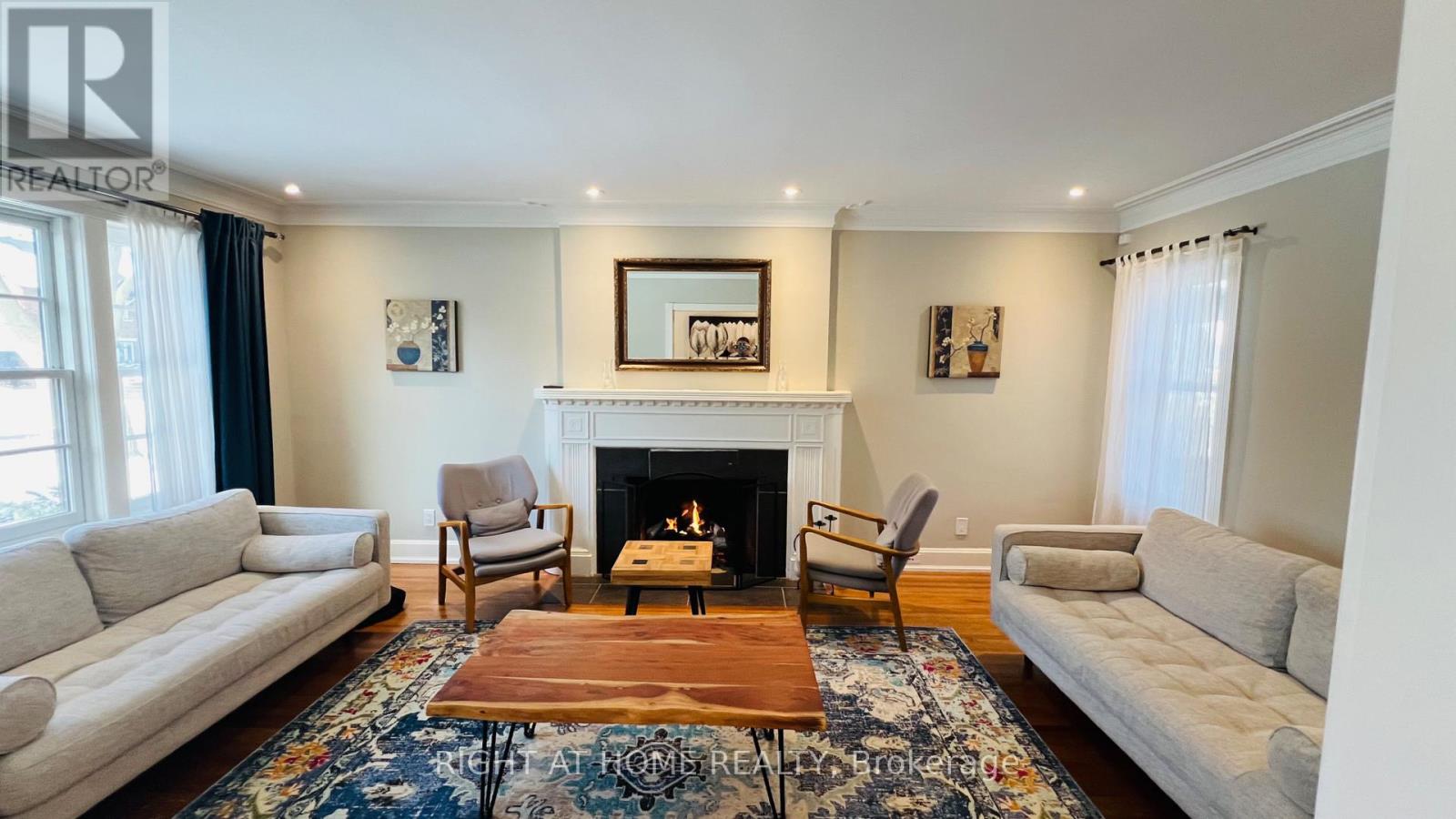 11 Kings Lynn Road, Toronto, Ontario  M8X 2M9 - Photo 5 - W12704802